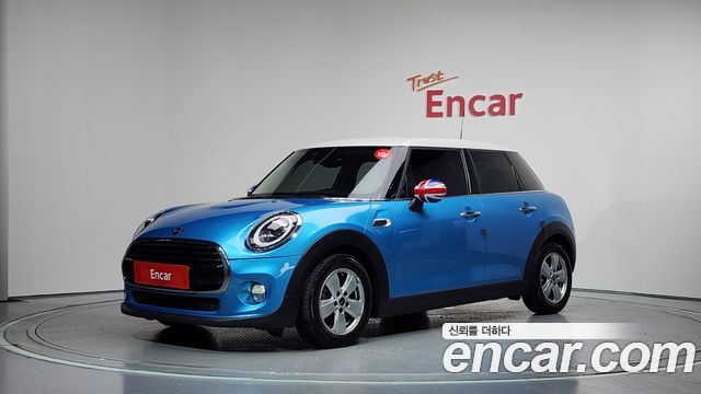 Mini Cooper 5Door Standard 3rd - фото 0