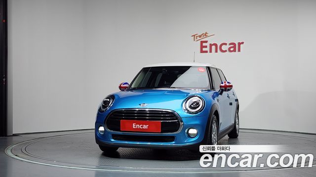 Mini Cooper 5Door Standard 3rd - фото 2
