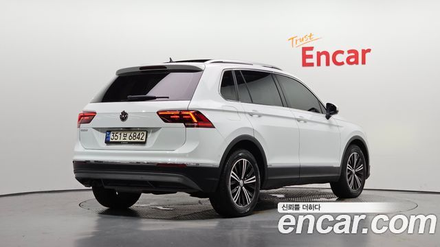 Volkswagen Tiguan 2-го поколения 2.0 TDI Prestige - фото 1
