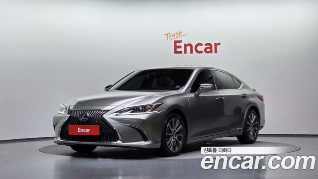 Lexus ES 300h 7-го поколения Luxury - фото 0