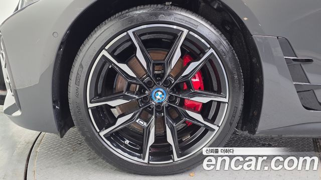 BMW i4 M50 Pro - фото 3