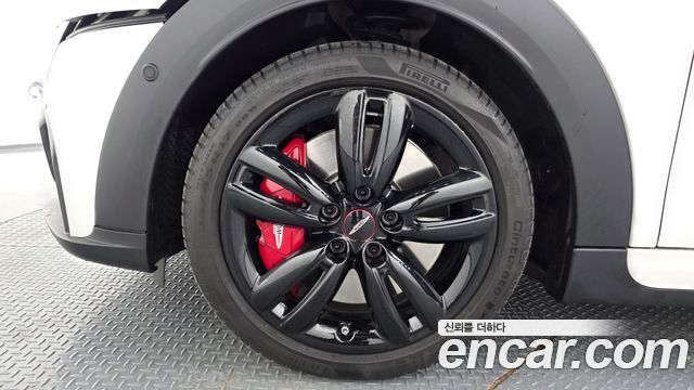 Mini Cooper Convertible S JCW 3rd - фото 4