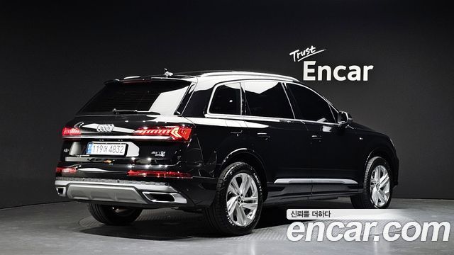 Audi Q7 45 TDI Quattro Premium - фото 0