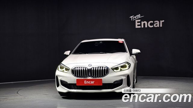 BMW 1 Series F40 120i M Sports - фото 2