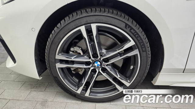 BMW 1 Series F40 120i M Sports - фото 4