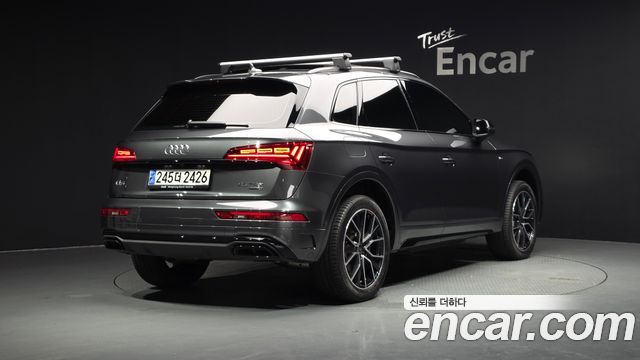 Audi Q5 FY 45 TFSI Quattro Premium - фото 1