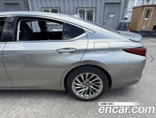 Lexus ES 300h 7-го поколения Luxury Plus - фото 3