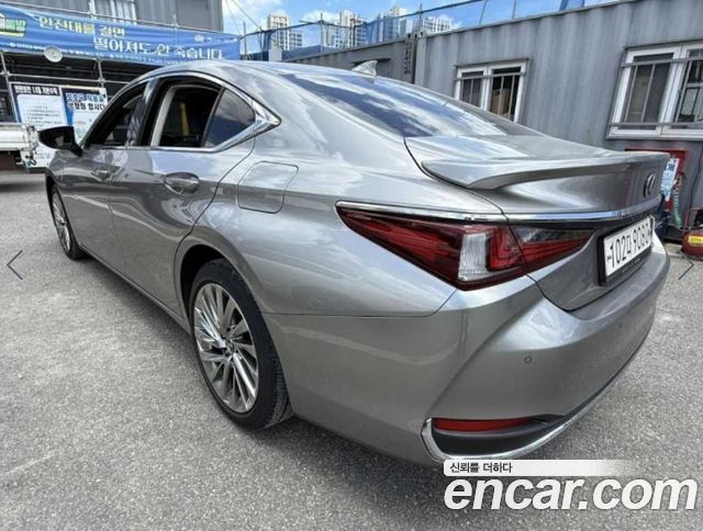 Lexus ES 300h 7-го поколения Luxury Plus - фото 4