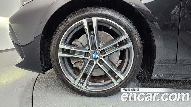 BMW 1 Series F40 120i M Sports - фото 4