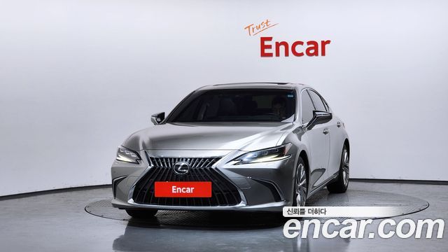 Lexus ES 300h 7-го поколения Executive - фото 2