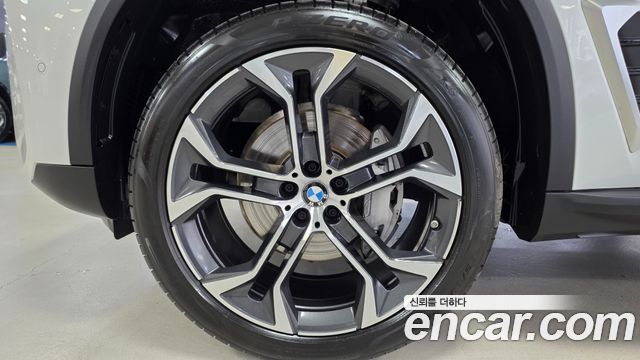 BMW X5 G05 xDrive 40i xLine - фото 4