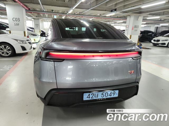 Tesla Model Y Long Range Launch Edition AWD - фото 3