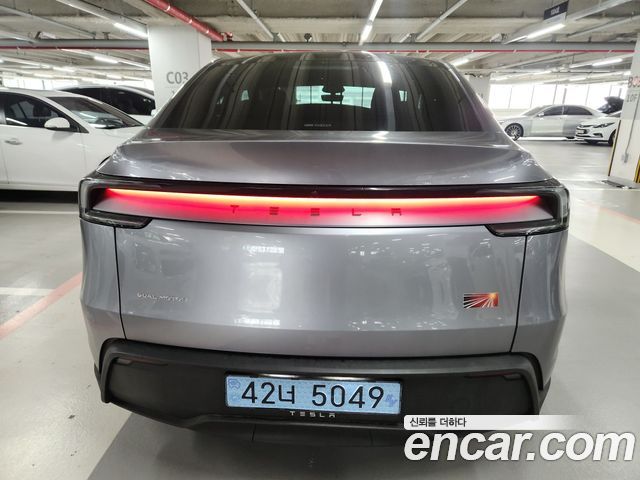 Tesla Model Y Long Range Launch Edition AWD - фото 4