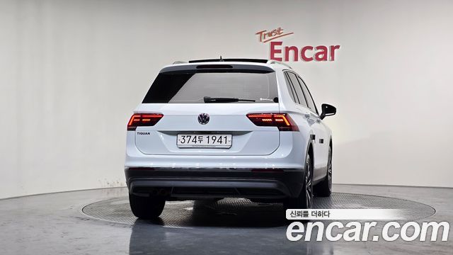 Volkswagen Tiguan 2-го поколения 2.0 TDI Prestige - фото 3