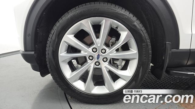 Ford Explorer 6-го поколения 3.0 Platinum 4WD - фото 3