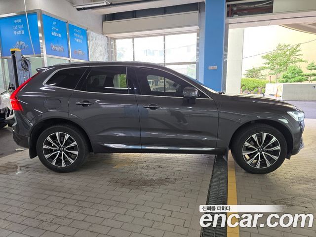 Volvo XC60 2-го поколения B5 Ultimate Bright - фото 4