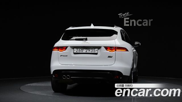 Jaguar F-PACE 20d Portfolio - фото 3