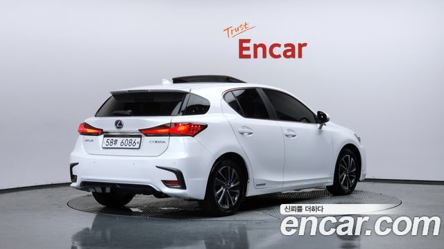 Lexus CT200h 1.8 Supreme ZWA10 - фото 1