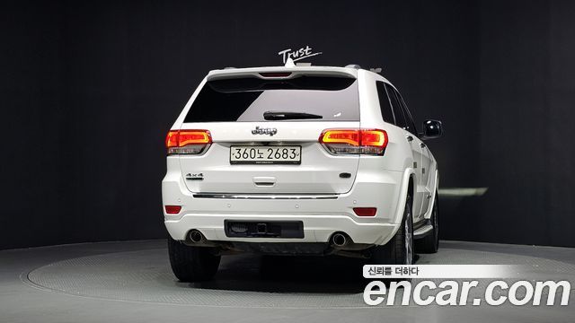 Jeep Cherokee 3.0 Diesel Overland WK2 - фото 3