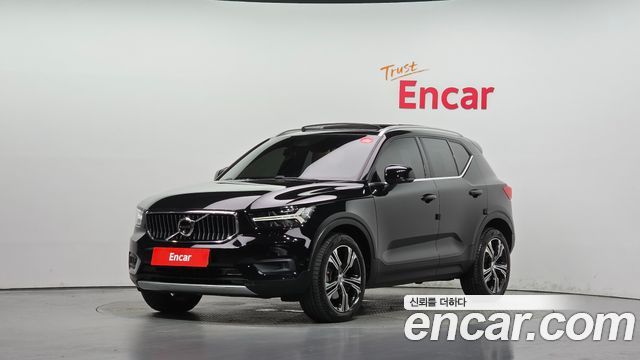 Volvo XC40 B4 Inscription - фото 0