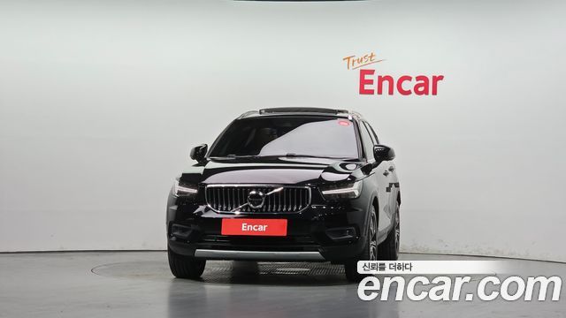 Volvo XC40 B4 Inscription - фото 2