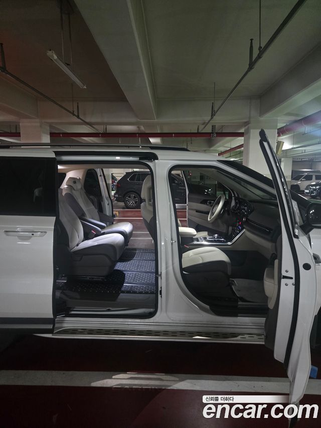 Kia Carnival 4-го поколения 9-Seater Noblesse - фото 2