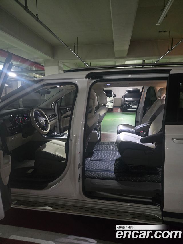 Kia Carnival 4-го поколения 9-Seater Noblesse - фото 4