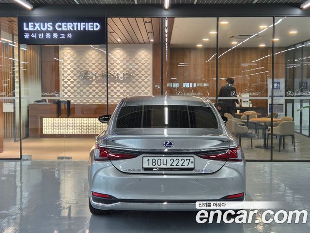 Lexus ES 300h 7-го поколения Luxury Plus - фото 3