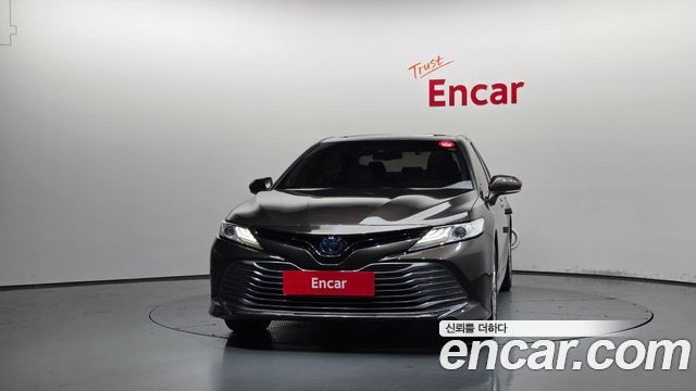 Toyota Camry XV70 2.5 XLE Hybrid - фото 2