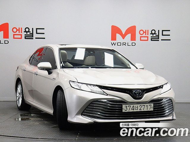 Toyota Camry XV70 2.5 XLE Hybrid - фото 2