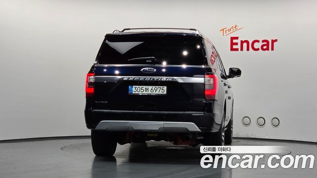 Ford Expedition Platinum 4WD 8Seater - фото 3