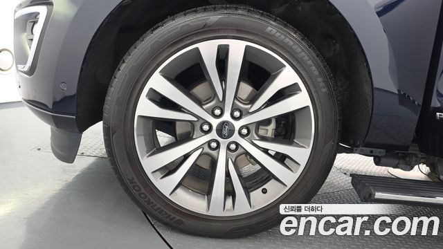 Ford Expedition Platinum 4WD 8Seater - фото 4