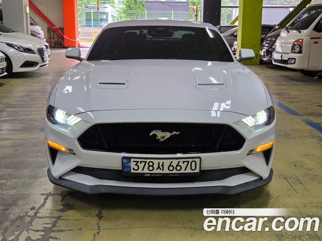 Ford Mustang GT Coupe - фото 1
