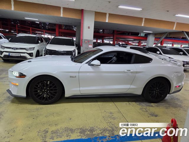 Ford Mustang GT Coupe - фото 2