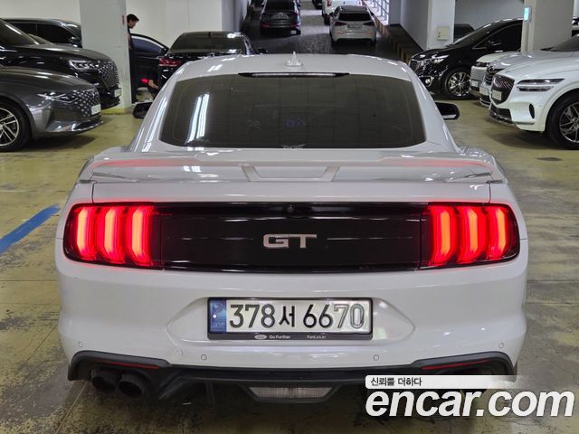 Ford Mustang GT Coupe - фото 3