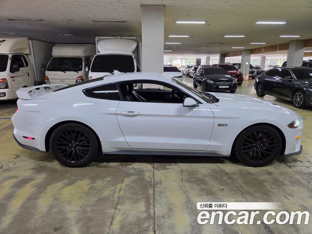 Ford Mustang GT Coupe - фото 4