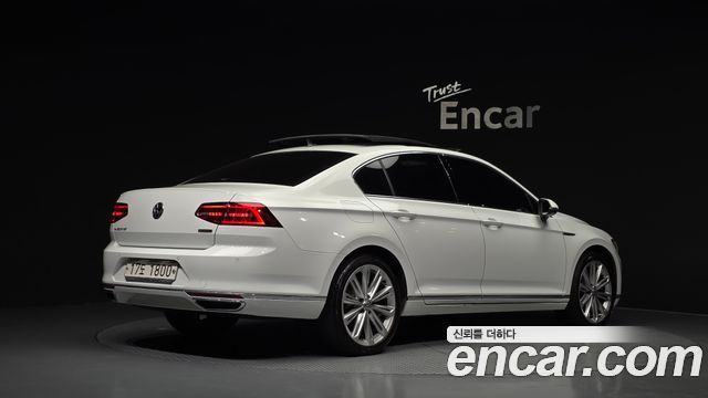 Volkswagen Passat B8 2.0 TDI 4Motion Prestige - фото 1
