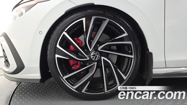 Volkswagen Golf 8-го поколения 2.0 GTI - фото 4
