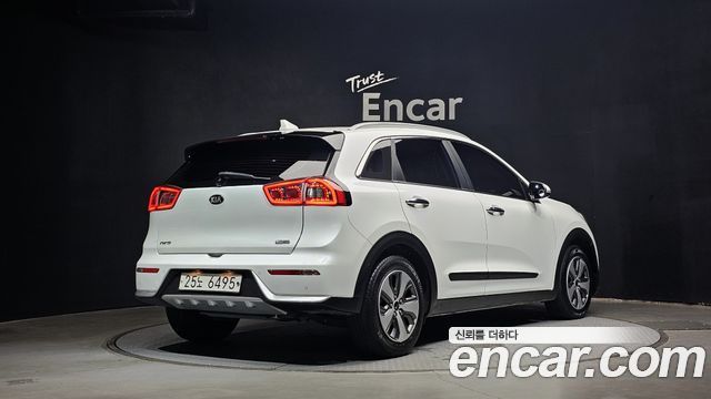 Kia Niro Noblesse - фото 1