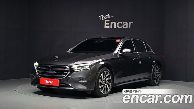 Mercedes-Benz E-Class W214 E300 4MATIC Exclusive - фото 0