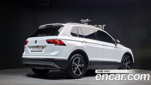 Volkswagen Tiguan 2-го поколения 2.0 TDI Prestige - фото 1