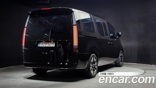Hyundai Staria 4WD Lounge 9-Seater Inspiration - фото 1