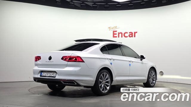 Volkswagen Passat B8 2.0 TDI Prestige - фото 1