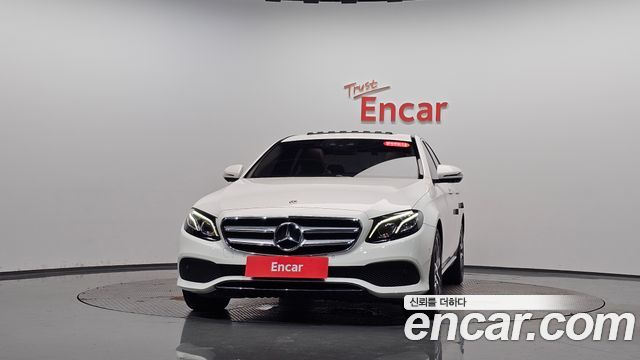 Mercedes-Benz E-Class W213 E300 4MATIC Avnatgarde - фото 1