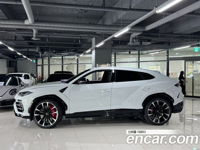 Lamborghini Urus 4.0 V8 - фото 1