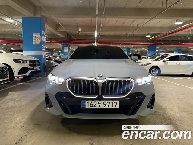 BMW 5 Series G60 523d xDrive M Sport - фото 0