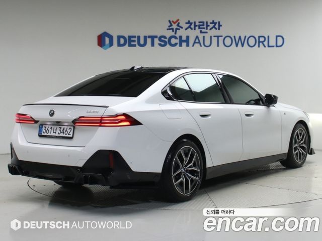 BMW 5 Series G60 520i M Sport - фото 1