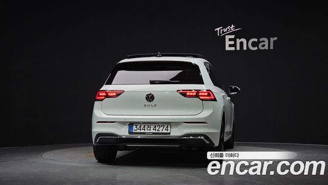 Volkswagen Golf 8-го поколения 2.0 TDI Prestige - фото 3