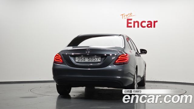 Mercedes-Benz C-Class W205 C200 d - фото 3