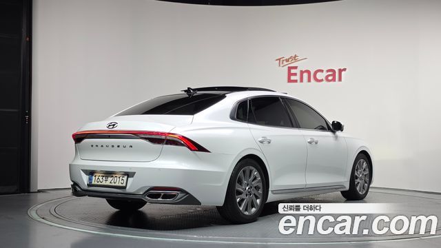 Hyundai Grandeur New IG, гибрид Calligraphy - фото 1